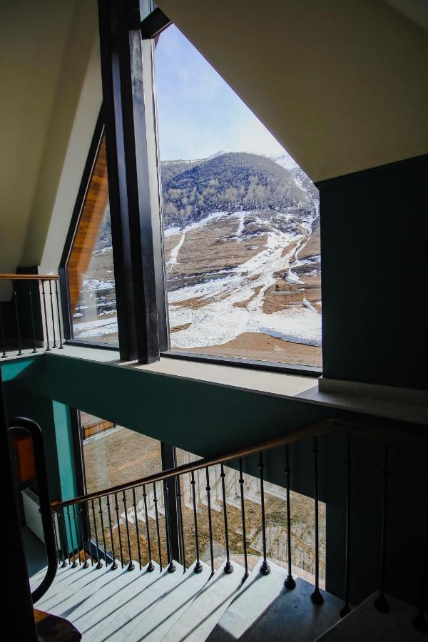 Suatis Resort Kazbegi Exterior foto