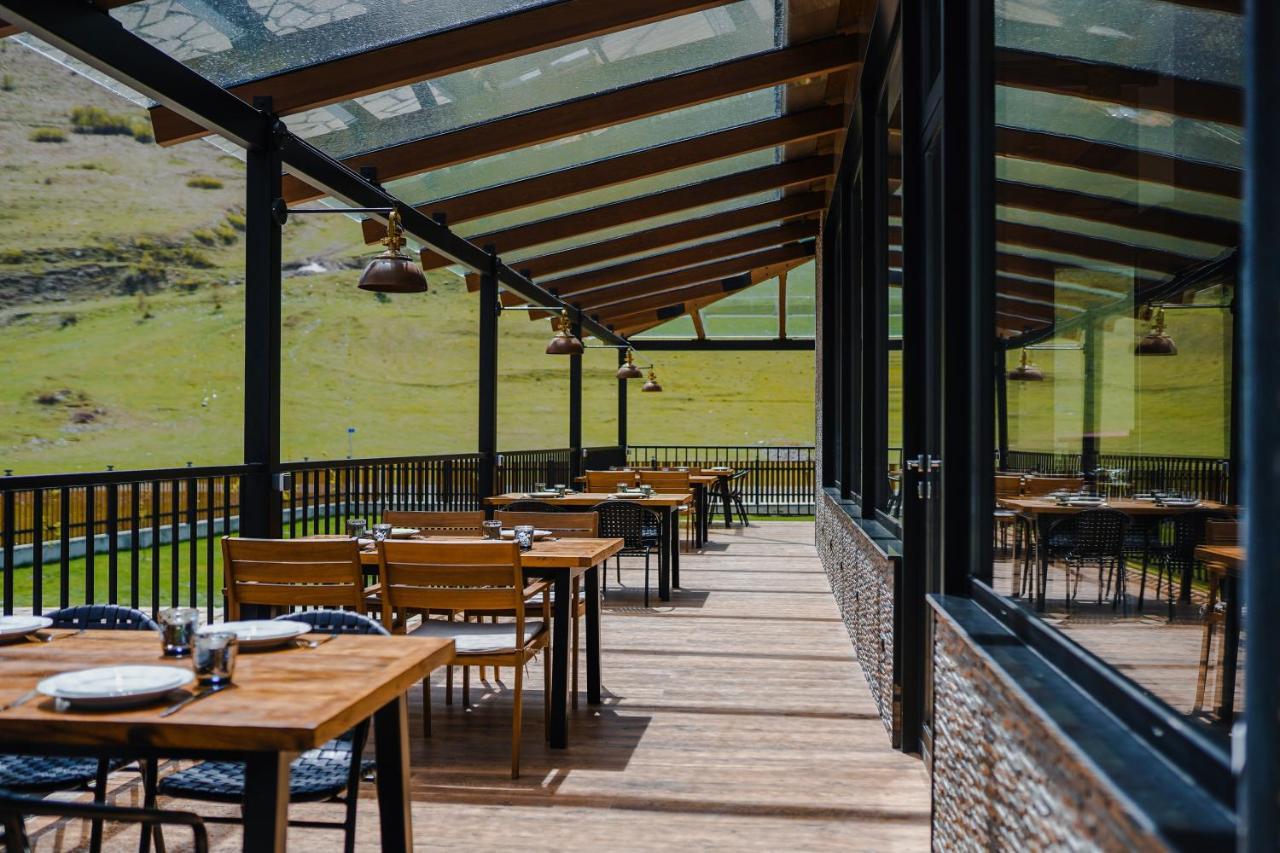 Suatis Resort Kazbegi Exterior foto