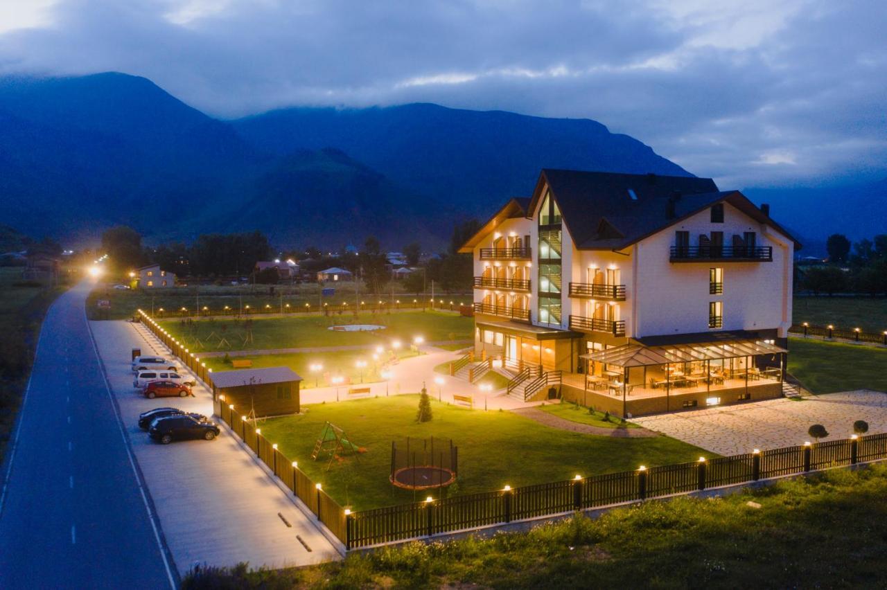 Suatis Resort Kazbegi Exterior foto
